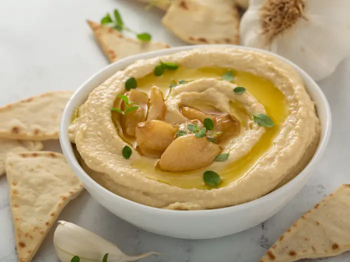 geroosterde knoflook hummus